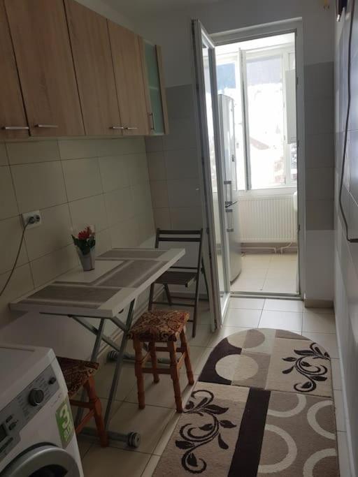 Garsoniera Emilia Apartment Campulung Moldovenesc Ngoại thất bức ảnh